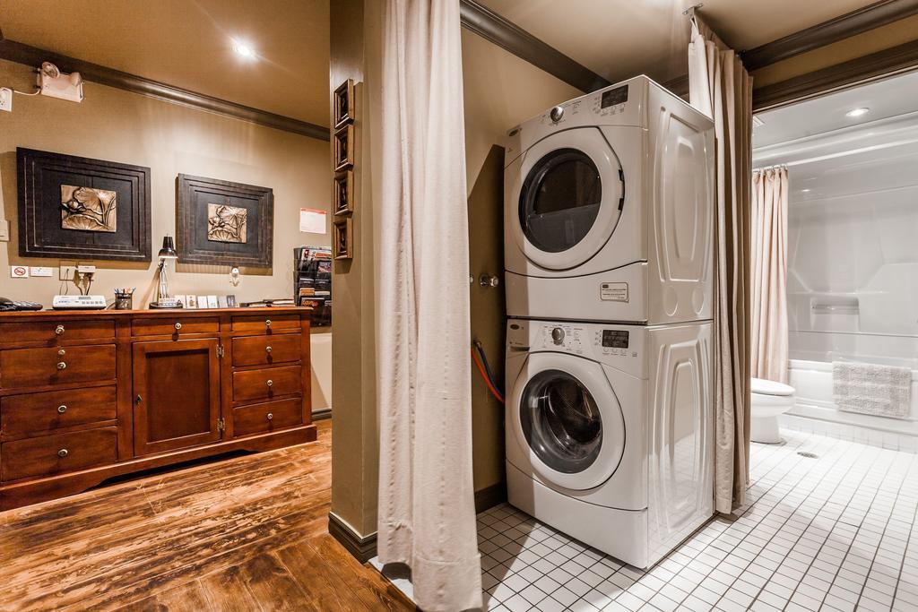 Le Cartier Bed And Breakfast Montreal Bagian luar foto